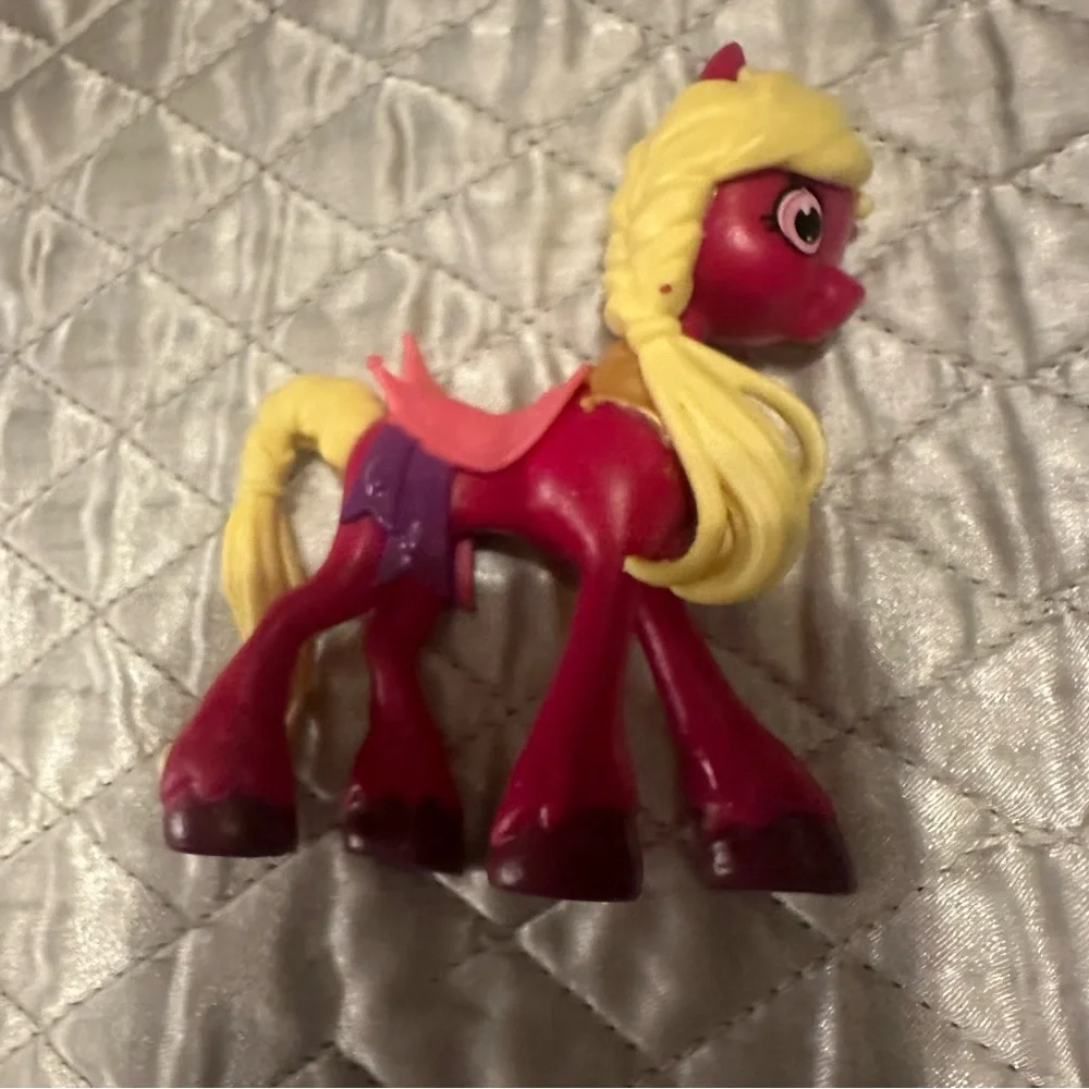 My Little Pony & Shopkins pony -3 ponies & 2 accessories